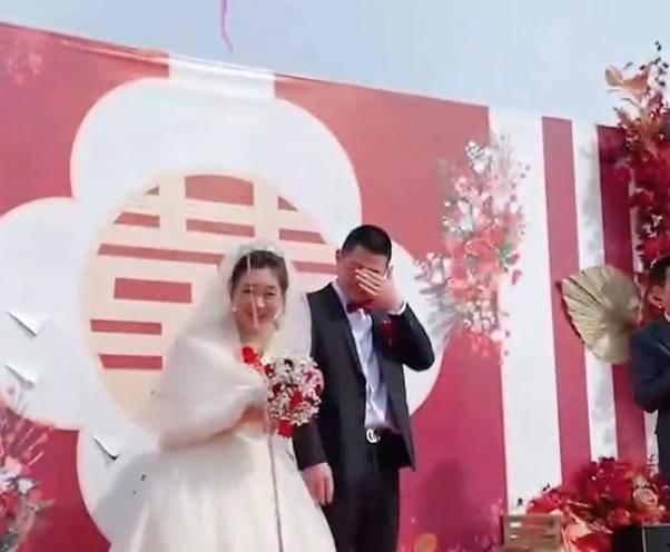 结婚主持人爆料新娘视频